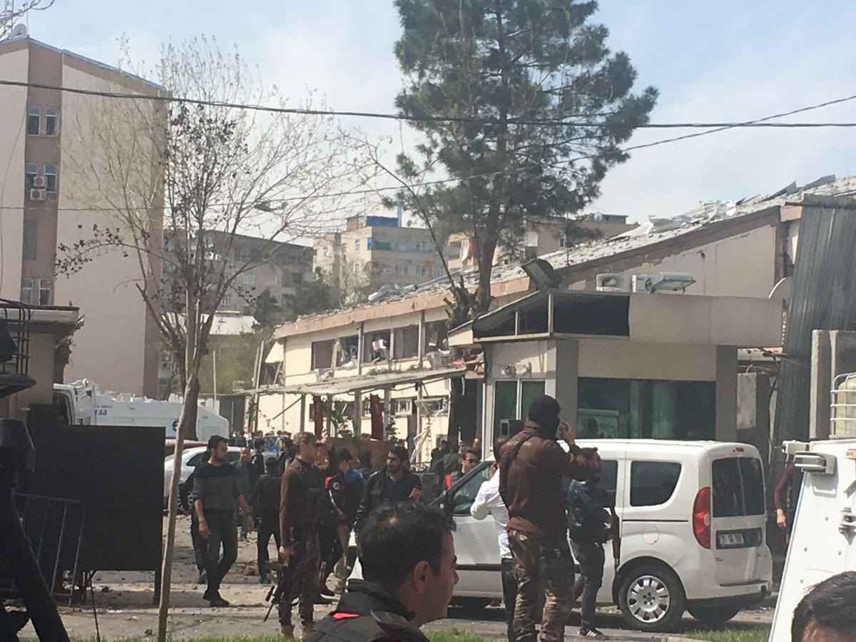بالفيديو.. انفجار قرب مقر الشرطة التركية في ديار بكر