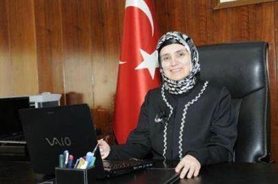 رئيسة جامعة ترتدي الحجاب لأول مرة بتركيا