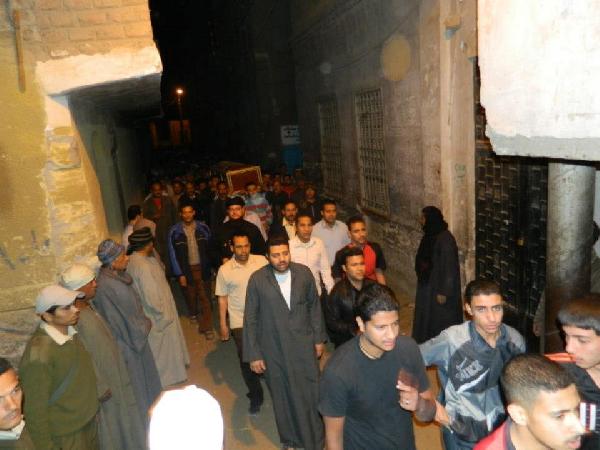 قرية بأسيوط تشيع جثمان عامل لقي مصرعه في أحداث الخصوص