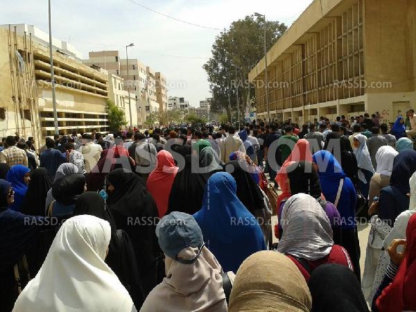 طلاب المنصورة يتظاهرون رفضا لحكم العسكر