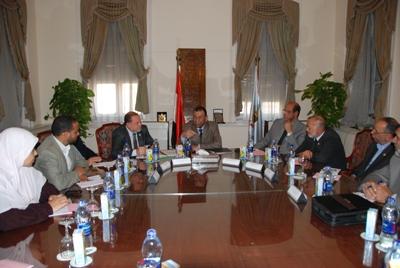 “التعليم” تناقش ميثاق شرف المعلم المصري