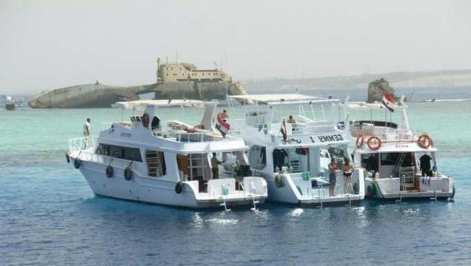 محافظة جنوب سيناء توقف جميع الرحلات السياحية إلى “تيران وصنافير”