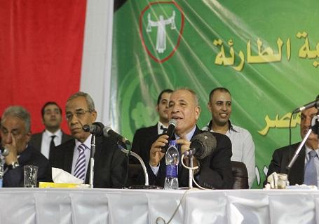 الزند: إخلاء سبيل مبارك تأخر كثيرا