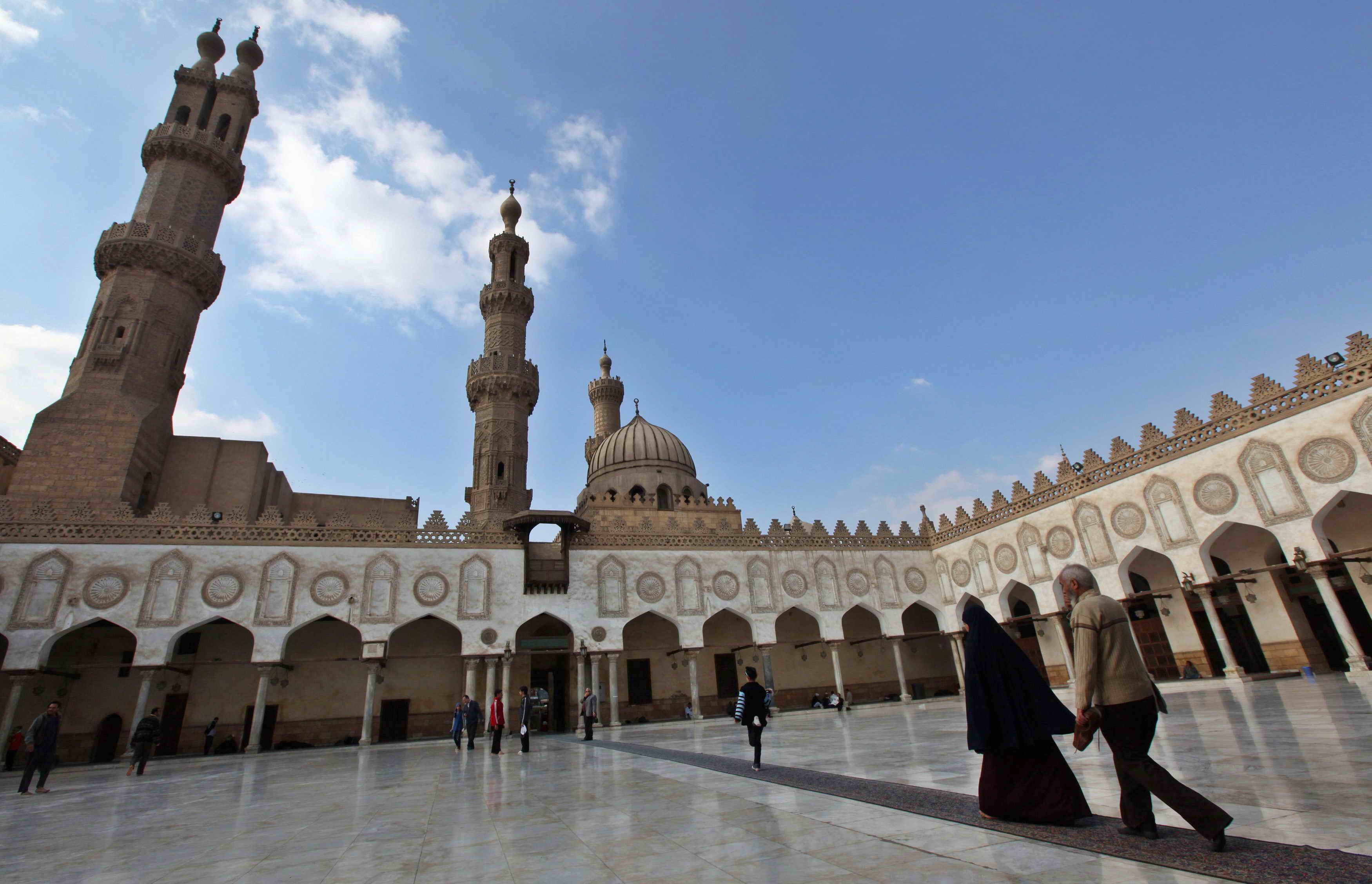 “الأزهر الشريف” شمّاعة السيسي الجديدة لتبرير فشله السياسي والأمني