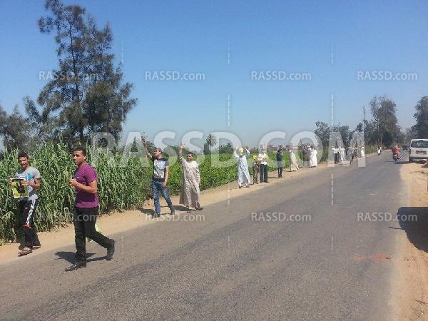 سلسلة بشرية مناهضة للإنقلاب العسكري بزفتى بالغربية