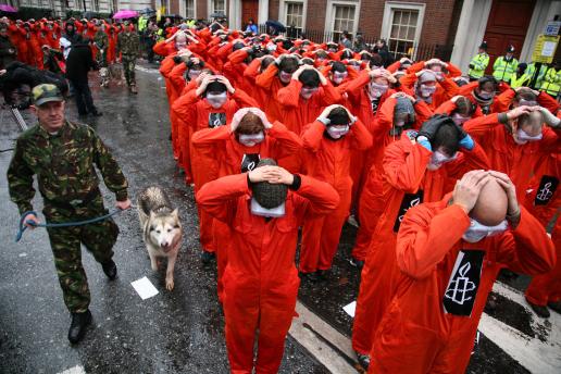 المعتقلون في جوانتنامو يضربون  عن الطعام