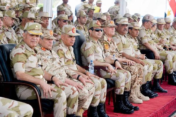 السيسي ورئيس الأركان الليبي يتفقدان تشكيلات الجيش الثاني الميداني