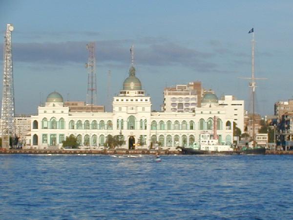 وزير الإسكان:أراضى تنمية إقليم قناة السويس بحق الانتفاع