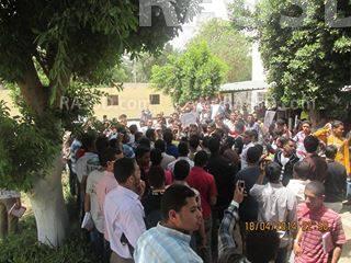 وقفة لرفض الانقلاب العسكري بكلية دراسات اسلامية – قنا