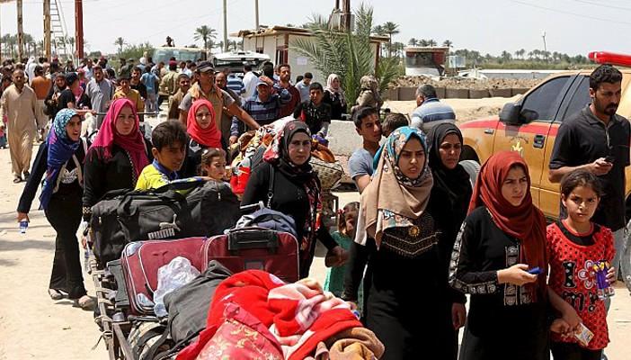 90 ألف نازح من الأنبار بعد احتدام المعارك بين داعش وقوات عراقية