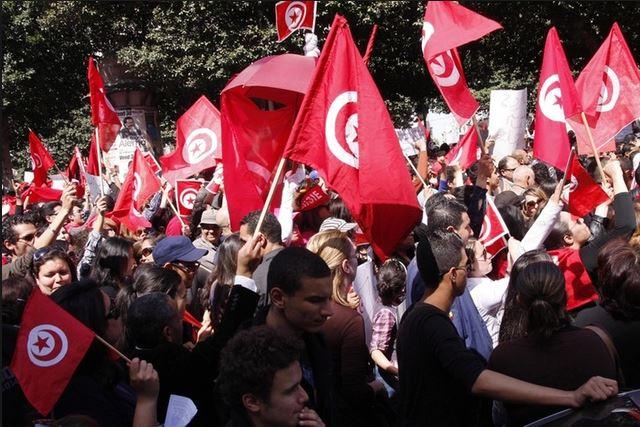 تونس.. حراك سياسي مكثف قد يؤدي إلى سباق رئاسي مبكر