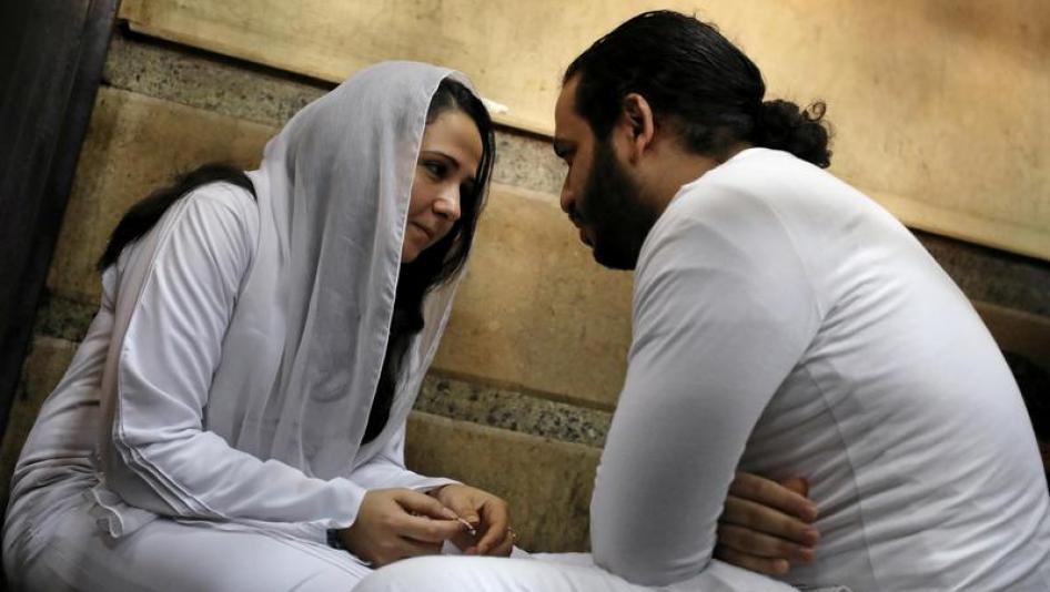 بعد الإفراج عنها.. آية حجازي تصل أميركا بصحبة زوجها للقاء ترامب