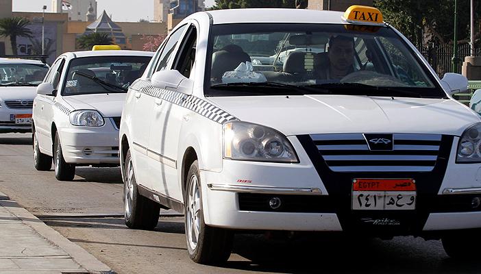 القضاء الإداري: انتداب خبير للفصل في صفقات إحلال التاكسي الأبيض