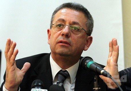 وفد الفصائل يغادر إلي غزة لبحث آليات تنفيذ المصالحة