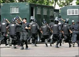 اقتحام كلية اللغة العربية بأسيوط واعتقال عشرات الطلاب عشوائيا