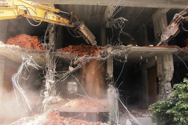 محافظة الإسكندرية تبدأ أولى حملات إزالة العقارات المخالفة