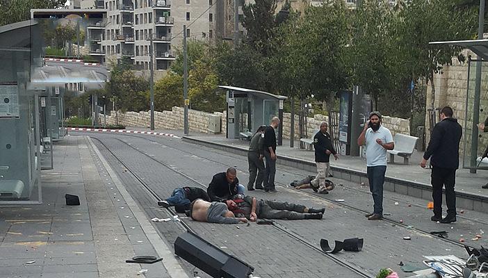 عملية دهس بالقدس تسفر عن إصابة 3 إسرائيليين بينهم جنديان