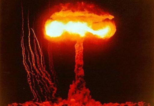 معاريف:إيران تحت تهديد  أشد فتكاً من السلاح النووي