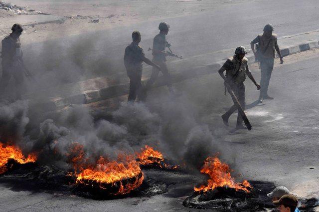 مجهولون يقطعون طريق “العريش – رفح” بالقرب من المعبر البري