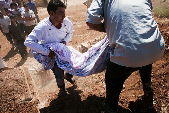 النظام السوري يقتل 21 مواطنا في أنحاء البلاد