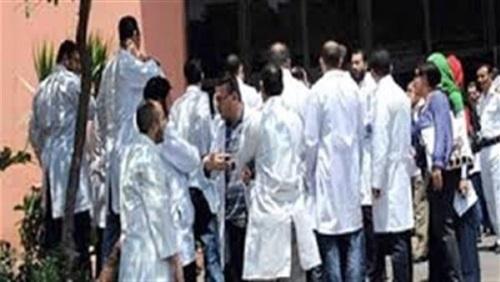 بدء تجمع “الأطباء” للانطلاق بمسيرة لمجلس الوزراء