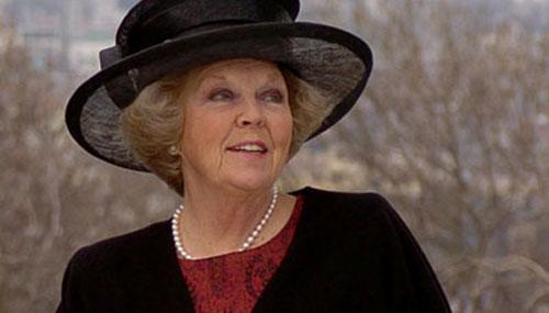 ملكة هولند تتنازل عن العرش الليلة بعد 33 عاما من الحكم