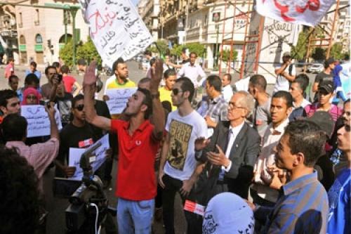 وقفة لنشطاء بطلعت حرب للإفراج عن معتقلي الاشتباكات الأخيرة