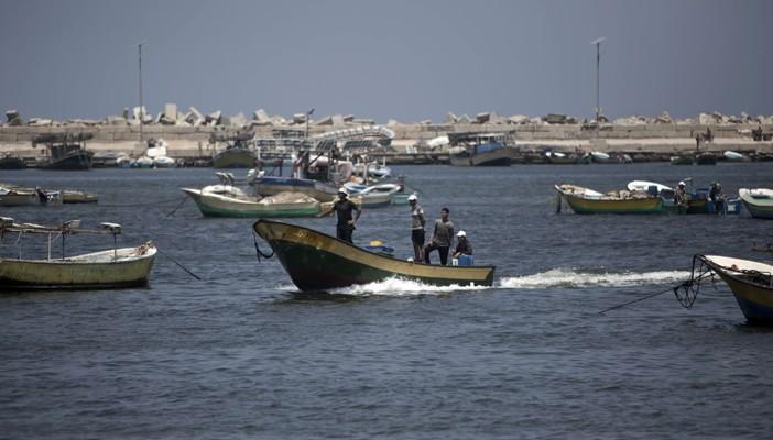 بحرية العدو الصهيوني تعيد 15 قارباً لصيادي غزة
