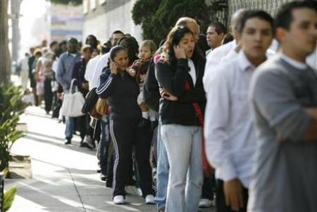 الازهري:علي العمالة المخالفة  بالمملكة التوجه لمكاتب العمل فورا