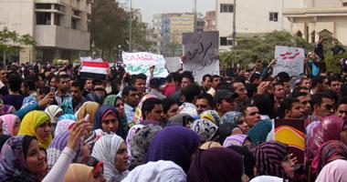 تظاهر أكاديمية طيبة أمام “التعليم العالي” لإقرار المعادلة