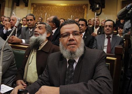 ممدوح اسماعيل ينضم لتظاهرات الاسلاميين بمدينة نصر