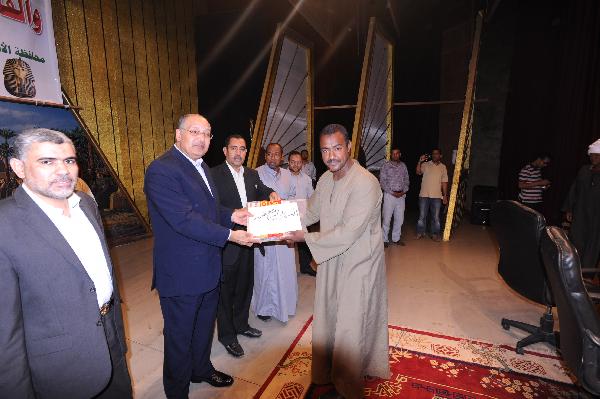 محافظ الأقصر: تقدم أكثر من 10مستثمرين بطلبات لإنشاء مصانع