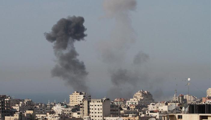 إصابة فلسطيني في غارات “إسرائيلية” على قطاع غزة