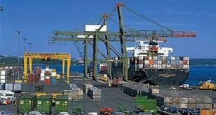 توقف ميناء السخنة عن العمل لليوم الرابع بسبب إضراب العاملين