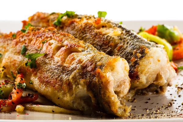 دراسة: السمك يقلل الاكتئاب لدى النساء بنسبة 25 %