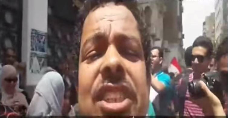 فيديو..مؤيد للسيسي يتكلم بطريقة “طرزان”