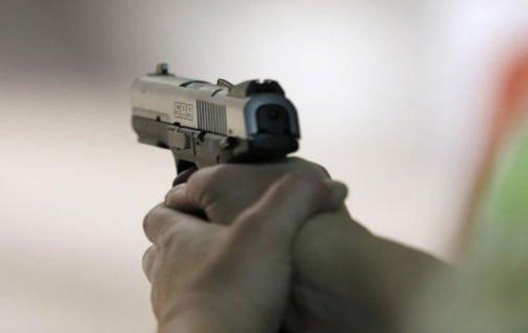 أمين شرطة يطلق الرصاص على 3 أشقاء بالغربية