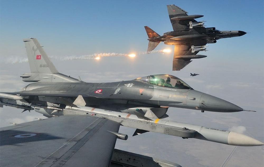 طائرات تركية تقصف شمال حلب وتقتل 55 مسلحًا من “تنظيم الدولة”