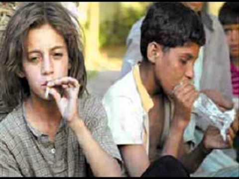 اشتباكات بين أطفال الشوارع وبعض المارة بـ “طلعت حرب”