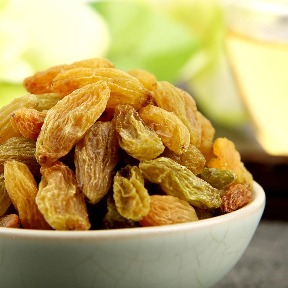 دراسة أميركية: “الزبيب” يمنع نمو البكتريا المسببة لتسوس الأسنان