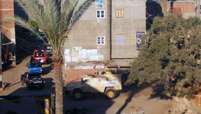 أمن دمياط يواصل حصار البصارطة ويقتل خمسة من مواطنيها