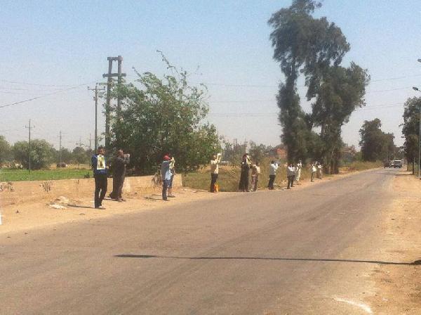 سلسلة بشرية بالمحلة الكبرى بالغربية رفضا لترشح السيسى