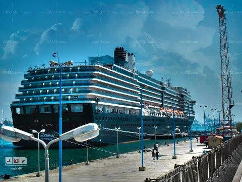 ميناء بورسعيد  يستقبل أكبر سفينة سياحية في العالم