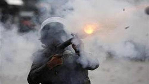 الأمن يطلق قنابل الغاز على أطفال شوارع بالشيخ ريحان