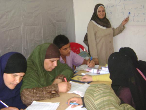 قافلة إعلامية لمحو الأمية وتعليم الكبار بالإسماعيلية