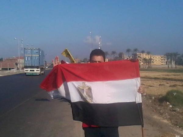 سلسلة بشرية في “أبو حمص” بالبحيرة