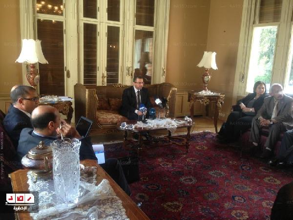 قنديل يعقد مؤتمراً صحفياً بالقنصلية المصرية بتركيا