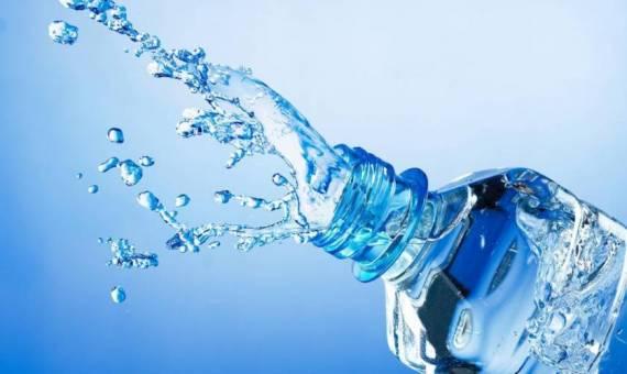 “الصحة”: مياه “نستله وبركة وأكوا فينا” غير صالحة للاستهلاك الآدمي