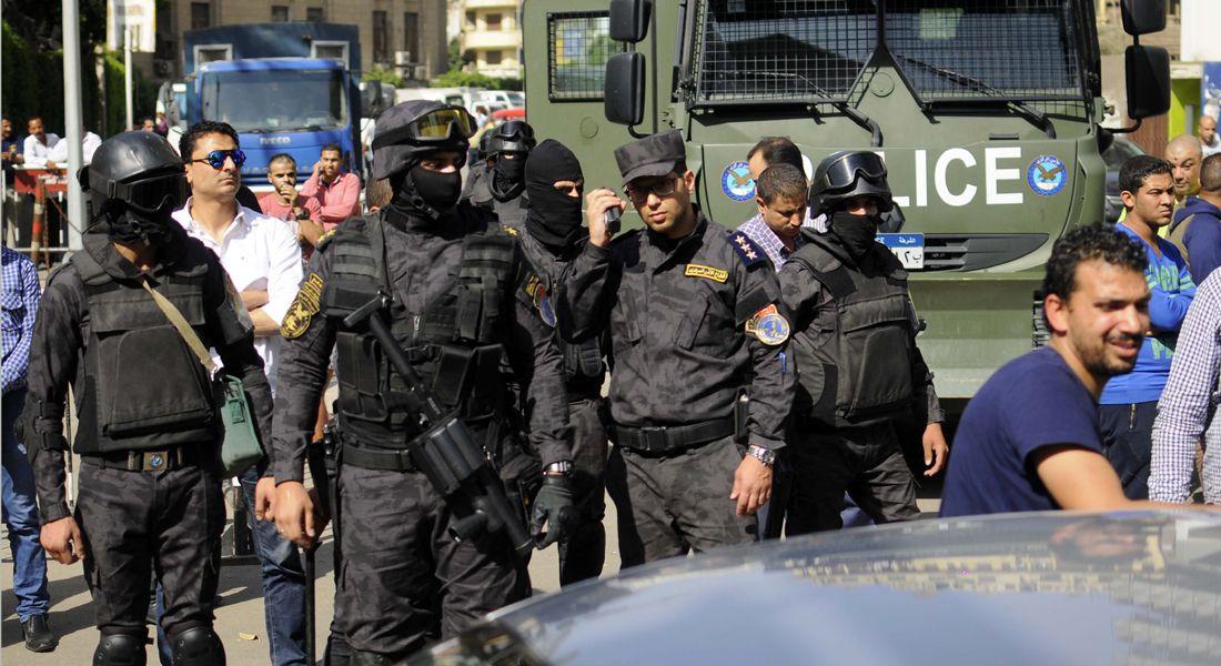 قوات الأمن تعتقل 12 مواطنًا من مقار عملهم في المنوفية