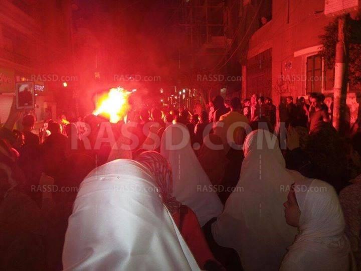 الشماريخ تضيء مسيرة ليلية لدعم الشرعية بطنطا